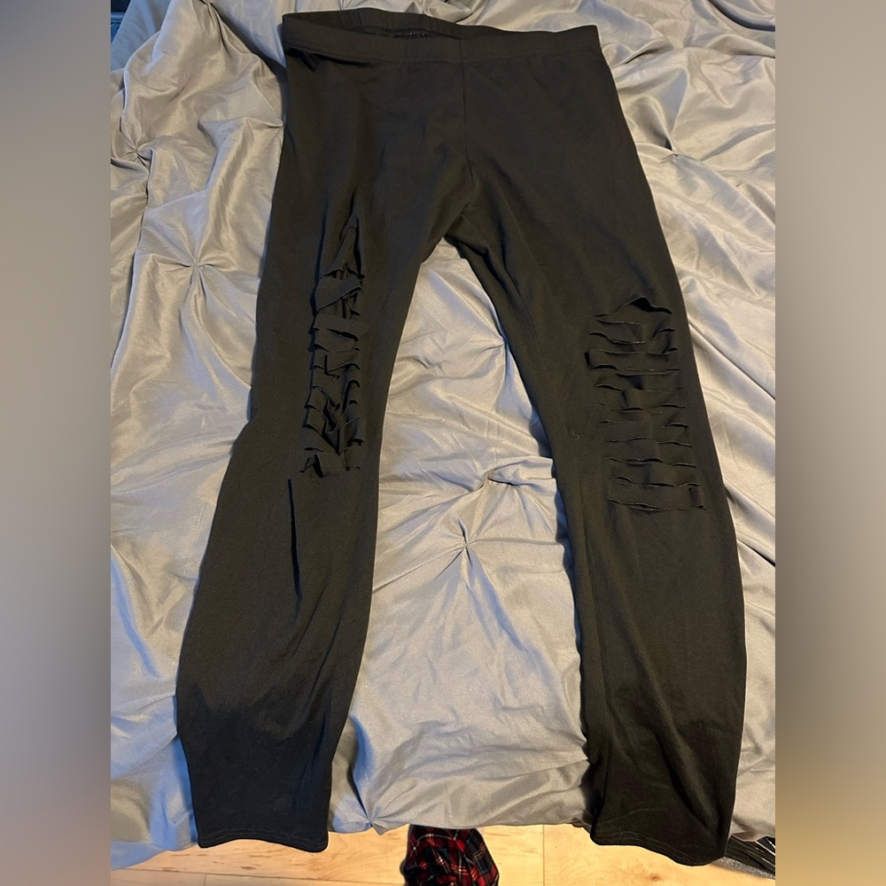 Distressed leggings